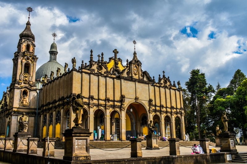 ΑΡΜΠΑ ΜΙΝΤΣ – πτήση για ΑΝΤΙΣ ΑΜΠΕΜΠΑ και ξενάγηση