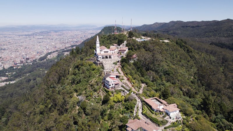 Ανάβαση με τελεφερίκ στο Ιερό της Μοντσεράτ 