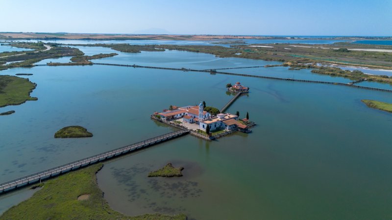 Η όμορφη λίμνη Βιστωνίδα 