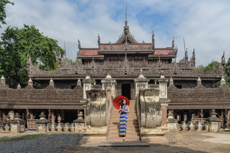 Το Μοναστήρι του "Χρυσού Παλατιού"