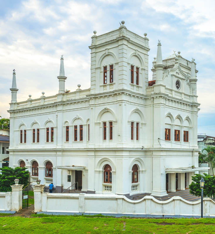 Ανακαλύψτε το Γκάλε με το σπουδαίο του φρούριο